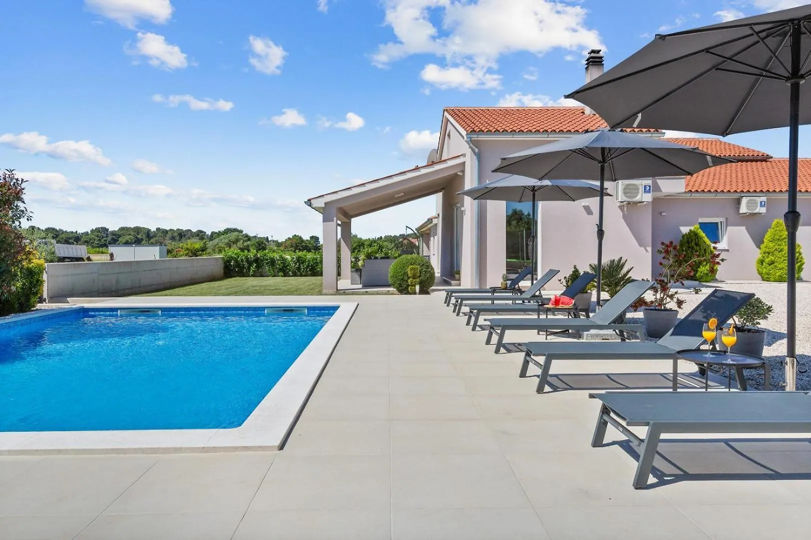 Villa Ana